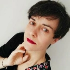 Estelle R.
