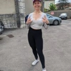 Je S.