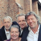 Les S.